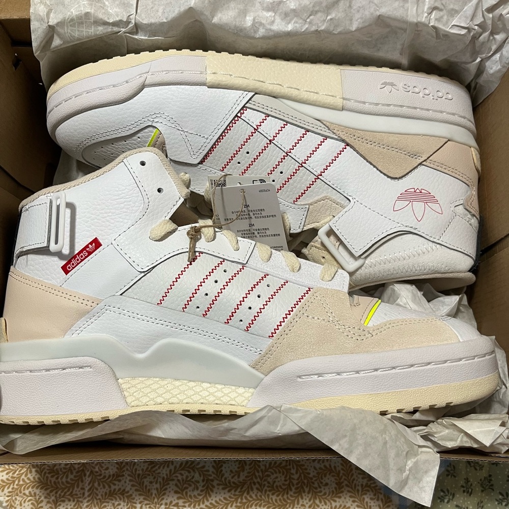 Brand New Adidas Forum Exhibit Mid size 10